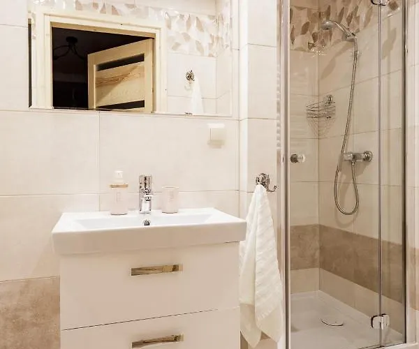 فندق مبيت وإفطار Karina فيسلا