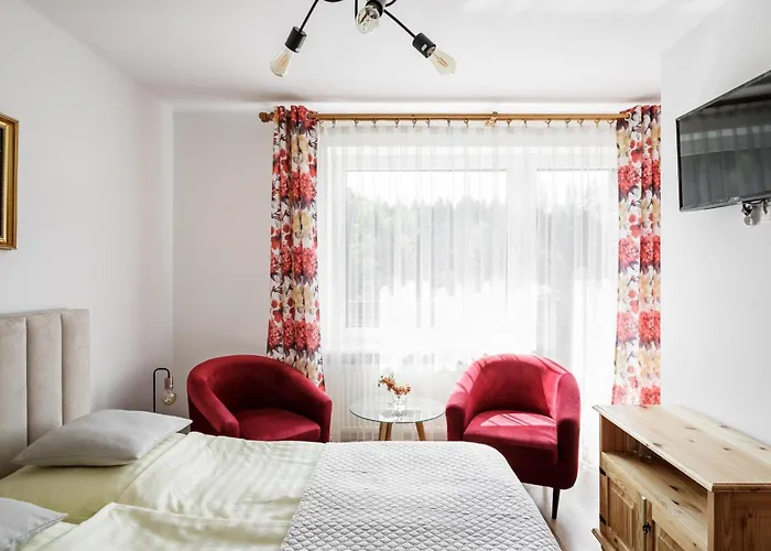 לינה וארוחת בוקר Karina 3*