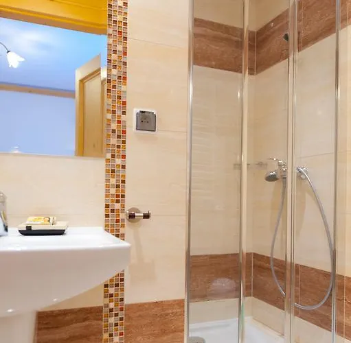 לינה וארוחת בוקר Karina ויסלאו